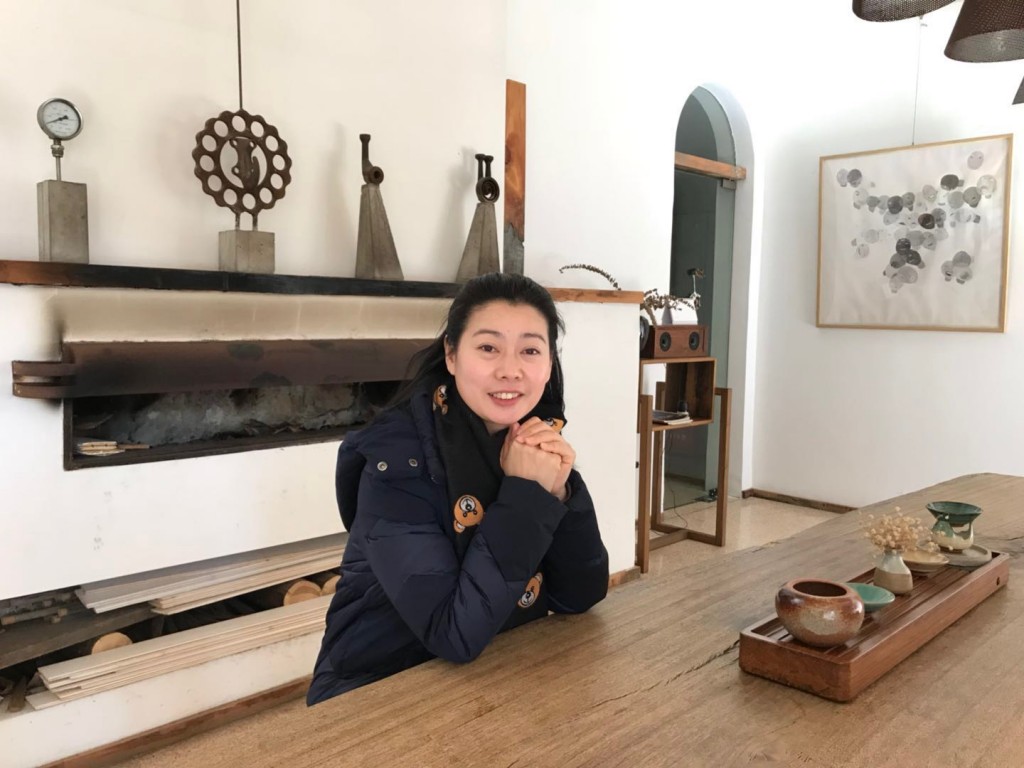 梅老师2004年毕业于上海师范大学,后赴澳大利亚格里菲斯大学攻读会计专业硕士学位,毕业后先后在澳大利亚、新西兰工作近5年,担任会计和主管会计,是澳大利亚注册税务师协会和澳大利亚注册会计师协会会员,2015年考取澳大利亚注册会计师(AUSCPA)。回国后,先后就职于北京联想集团全球会计部,担任全球会计,负责集团西欧国家的海外业务,曾获部门优秀员工奖。2013年在华北理工大学任教3年,职称为讲师,共发表论文10余篇。2017年在欧美激情综合色综合啪啪五月,日韩欧美综合,久久综合噜噜激激的五月天,久久久综合香蕉尹人综合网任教,担任会计英语等课程教师,深受学生喜爱。